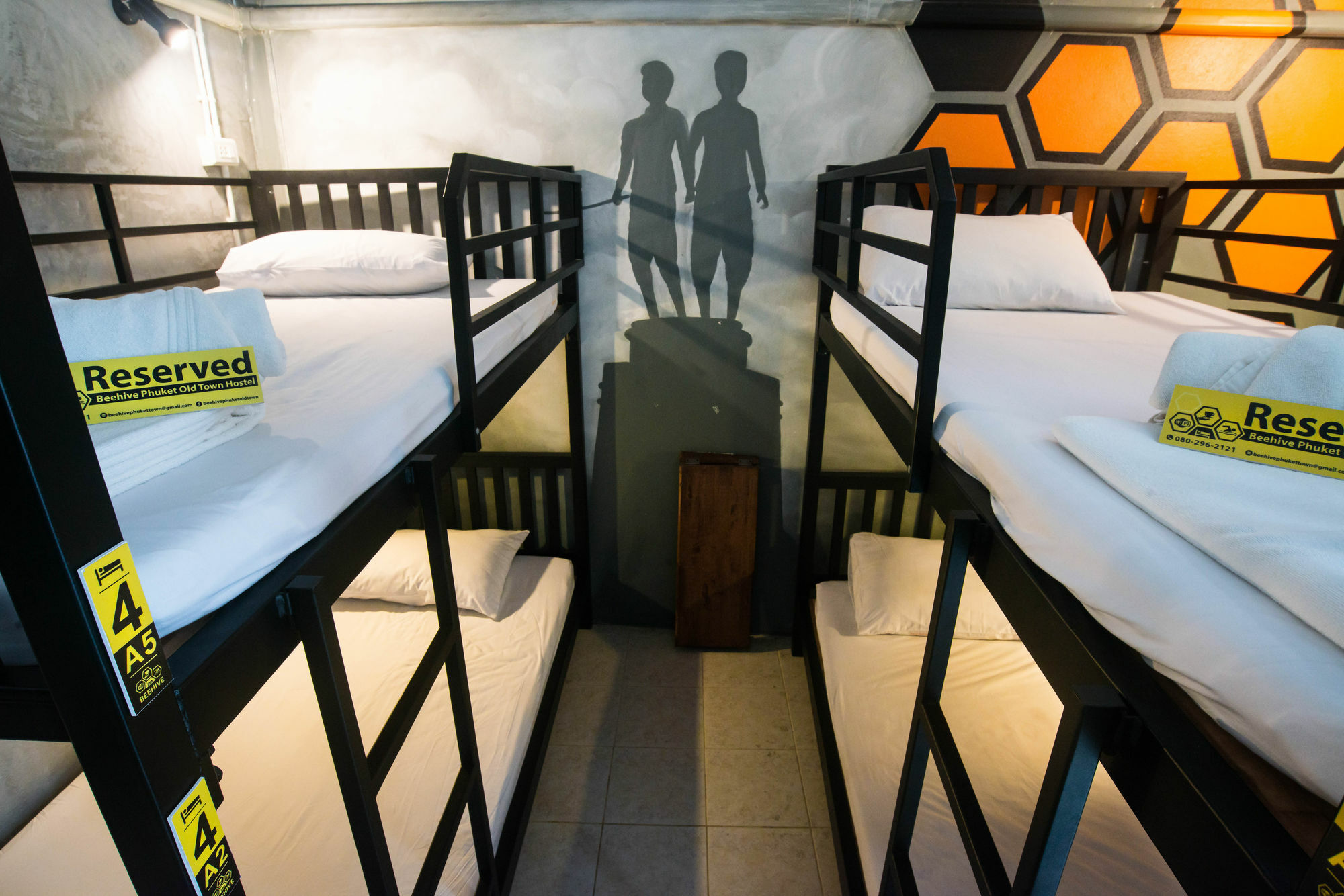 Beehive Phuket Old Town Hostel Exterior photo