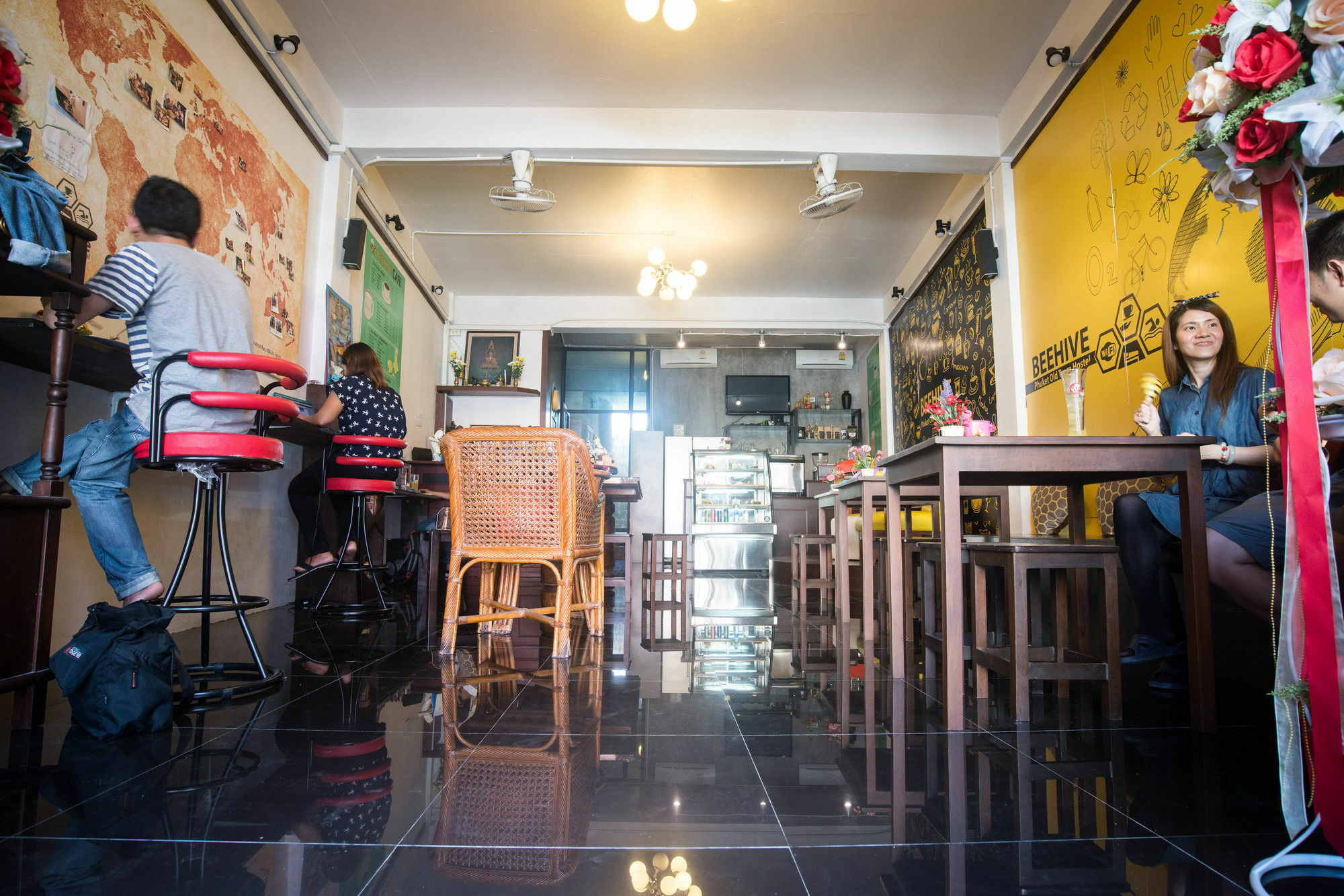 Beehive Phuket Old Town Hostel Exterior photo